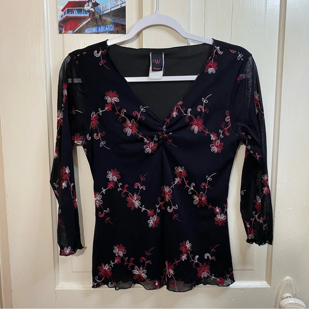 WRAPPER | Y2K 2000s Black and Red White Floral Stitch Mesh Sleeves Blouse Top
